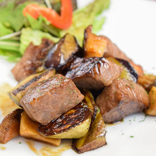 飛騨牛のサイコロステーキ